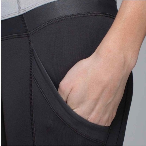 Lululemon Women's Chase Me Crop Cropped II Running Leggings Pants Size 4 - Picture 4 of 15